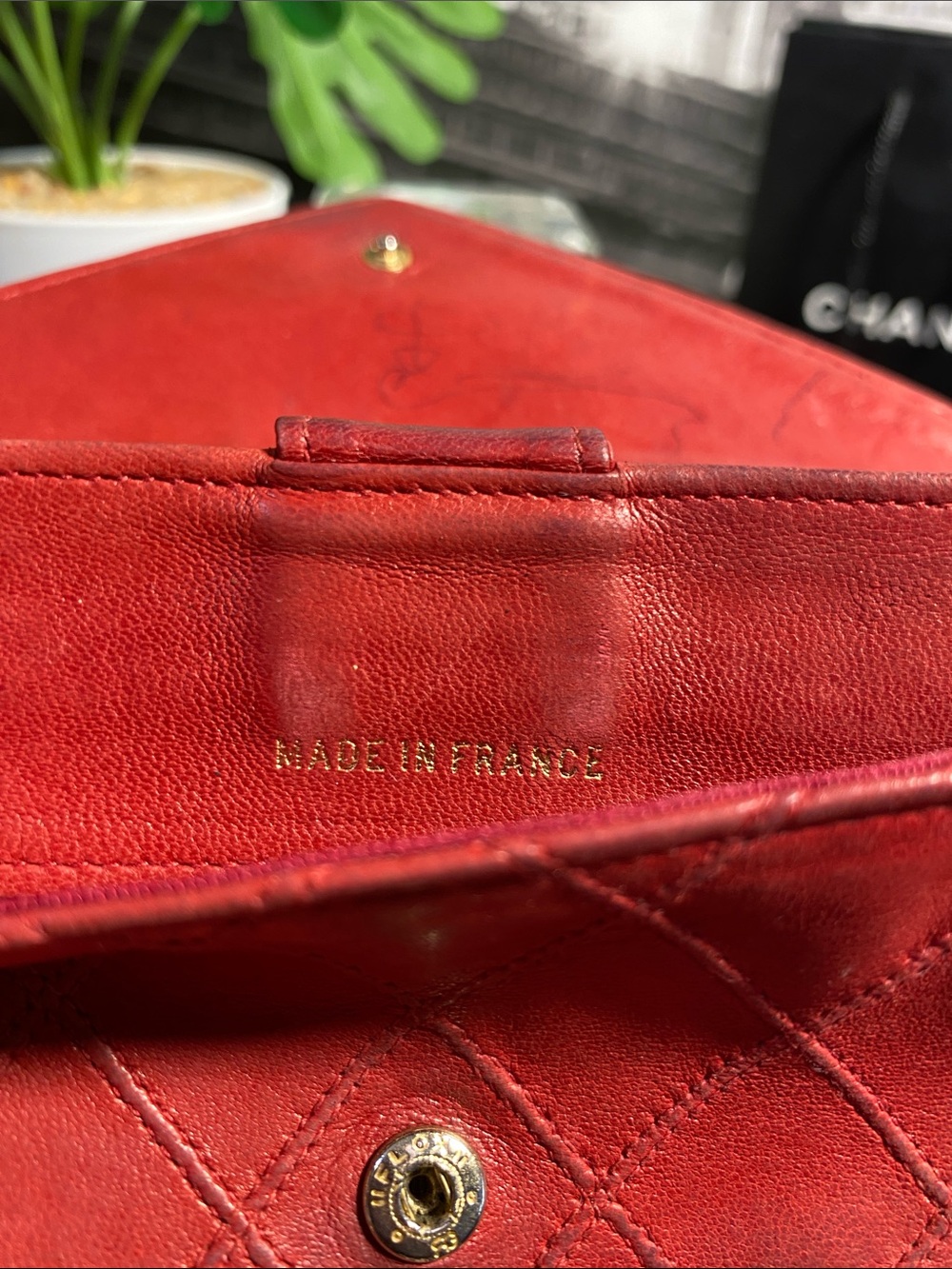 Authentic CHANEL Red Quilted CC Leather Envelope Flap Wallet - Picture 11 of 17